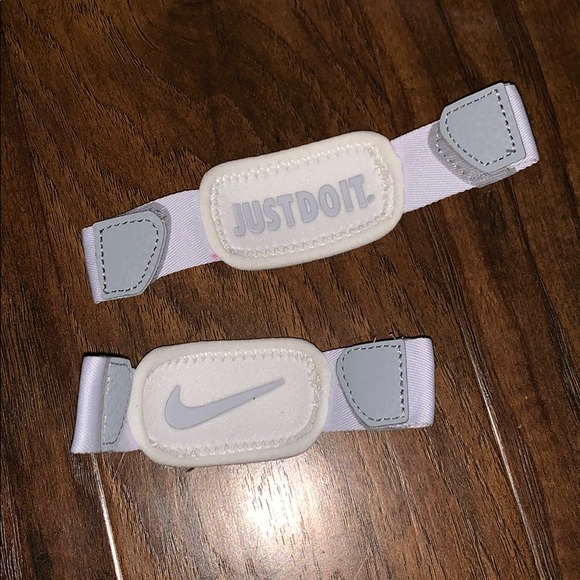 Nike Air Huaraches - Picture 2 of 2